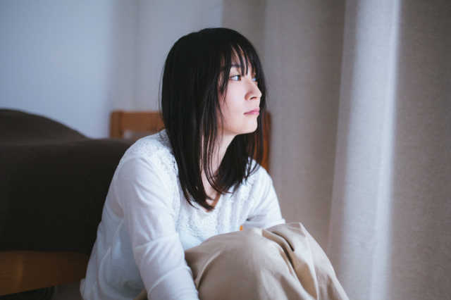 生きる意味を問う女性