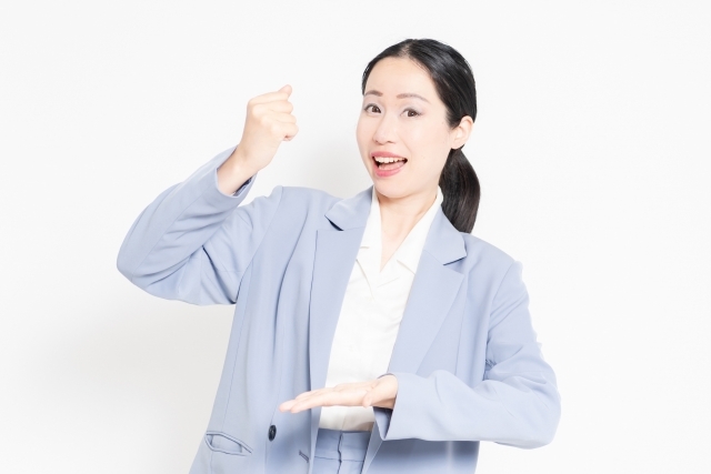 気づきを得た女性の画像