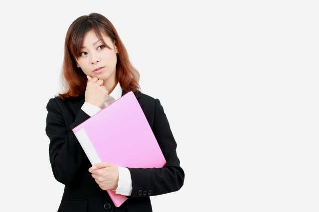 抵抗を感じている女性