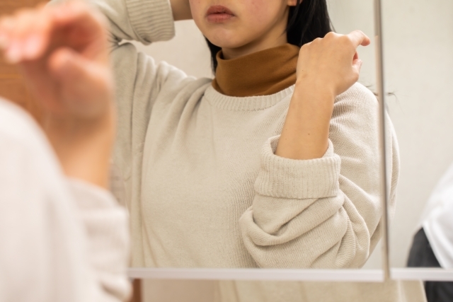 自分が映る鏡の画像